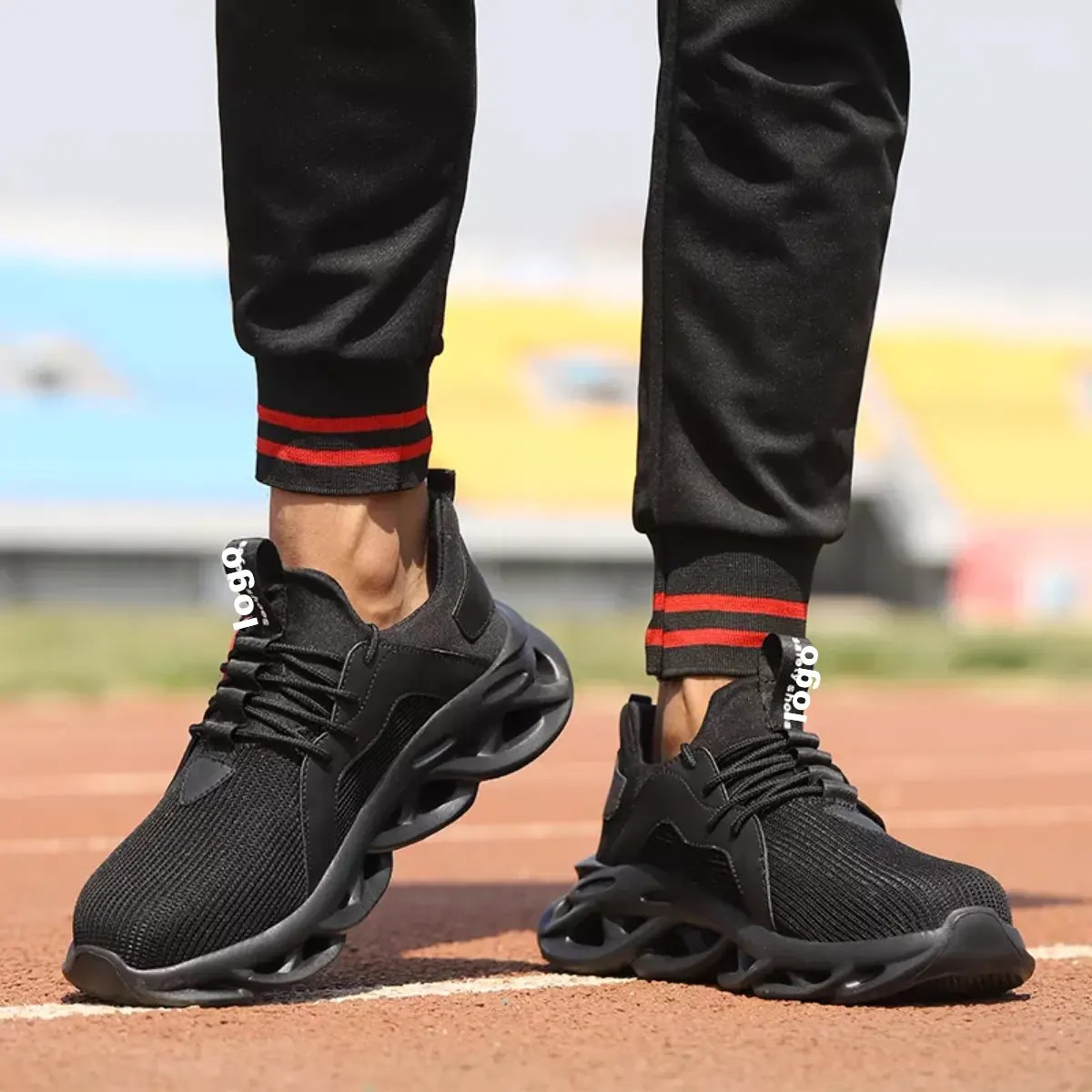 Hot Selling Industrial Breathable Men Working Sneakers Steel Toe Lightweight Safety Shoes for Men
